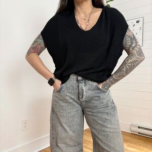 Vince ribbed V neck top